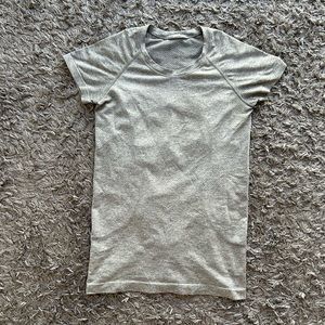 Lululemon Gray swiftly tech